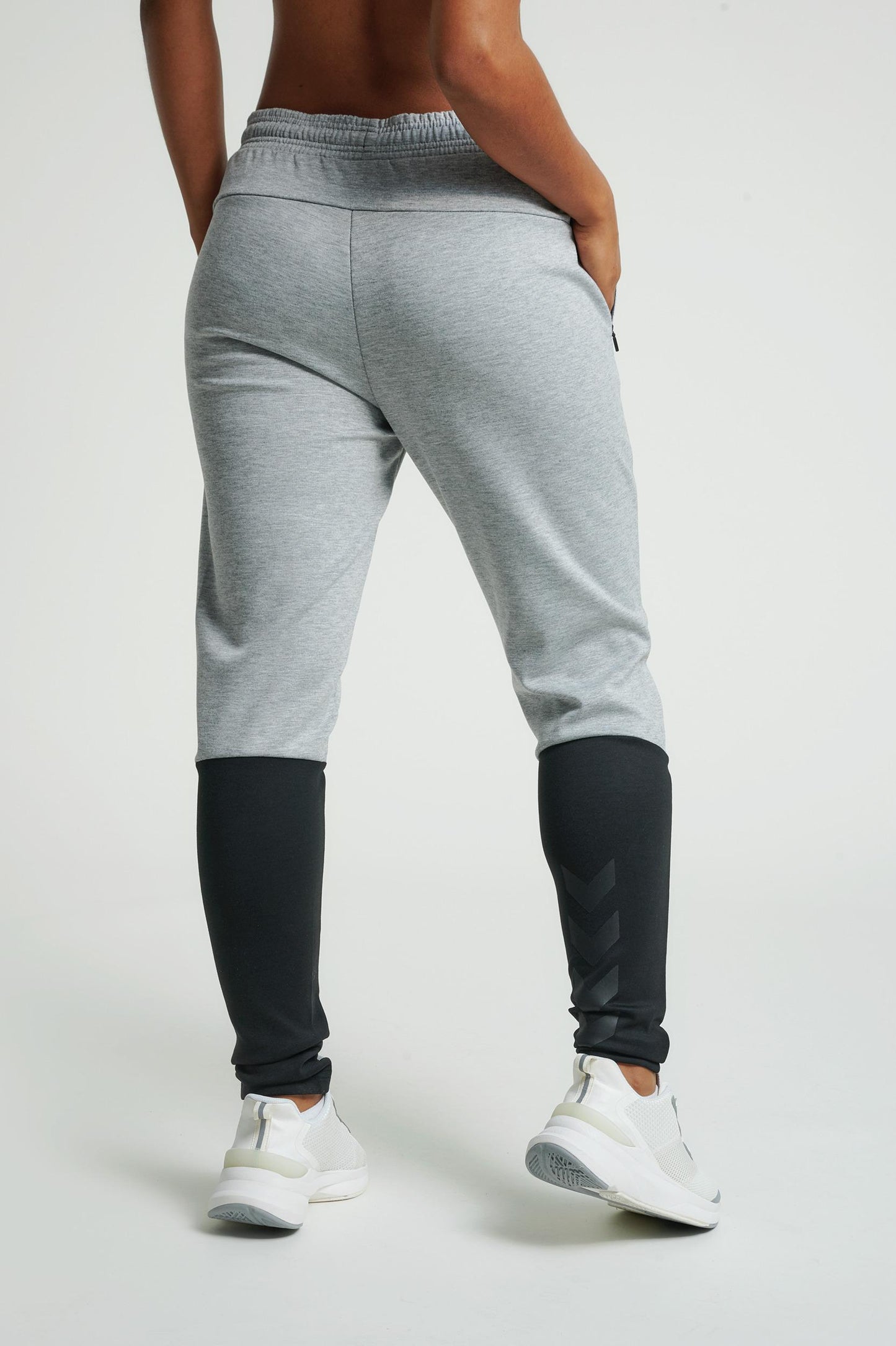 HUMMEL - Hmlessi Tapered Pants - Grey Melange