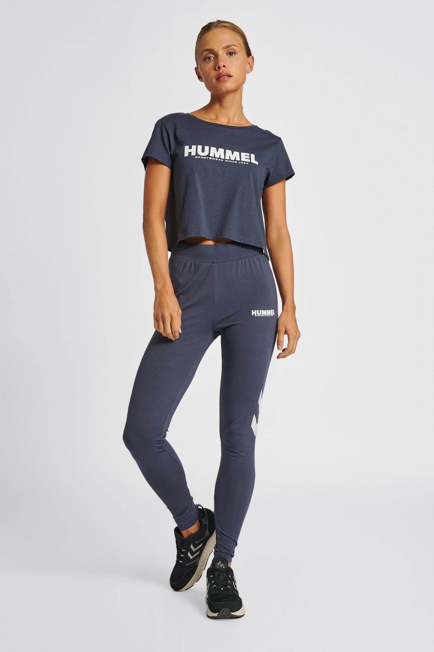 HUMMEL - Hmllegacy Woman Cropped T-shirt - Blue Nights